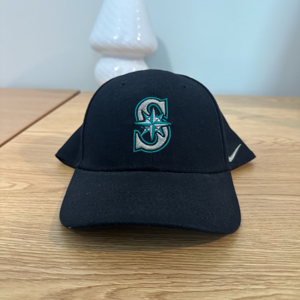 Navy Blue Nike Mariners Baseball Cap with Logo